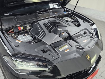LAMBORGHINI URUS - 7