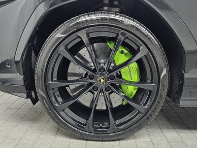 LAMBORGHINI URUS - 6