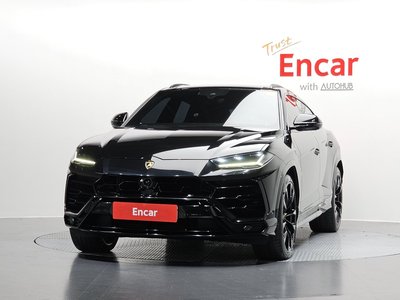 LAMBORGHINI URUS - 2