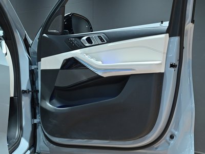 2024 BMW X7 — миниатюра 25