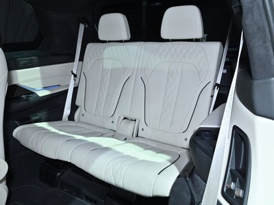 2024 BMW X7 — миниатюра 23