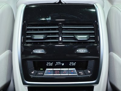2024 BMW X7 — миниатюра 40