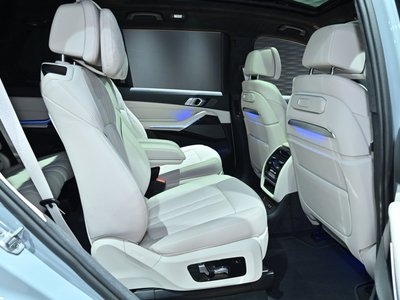 2024 BMW X7 — миниатюра 24