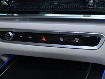 2024 BMW X7 — миниатюра 32