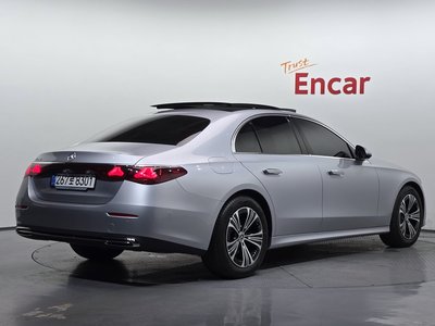 MERCEDES-BENZ E-CLASS - 3