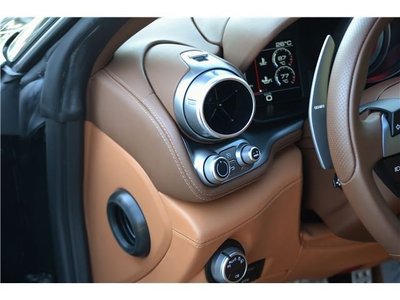 2019 Ferrari GTC4 LUSSO — миниатюра 25