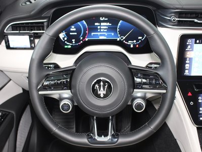 صورة مصغرة 40 لـ 2023 Maserati GRECALE