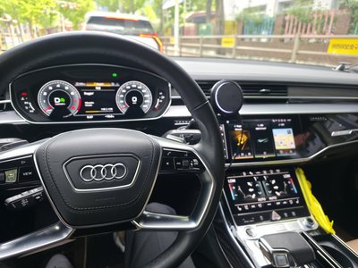 AUDI A8 - 7