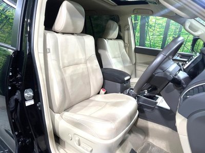 TOYOTA LAND CRUISER PRADO - 8