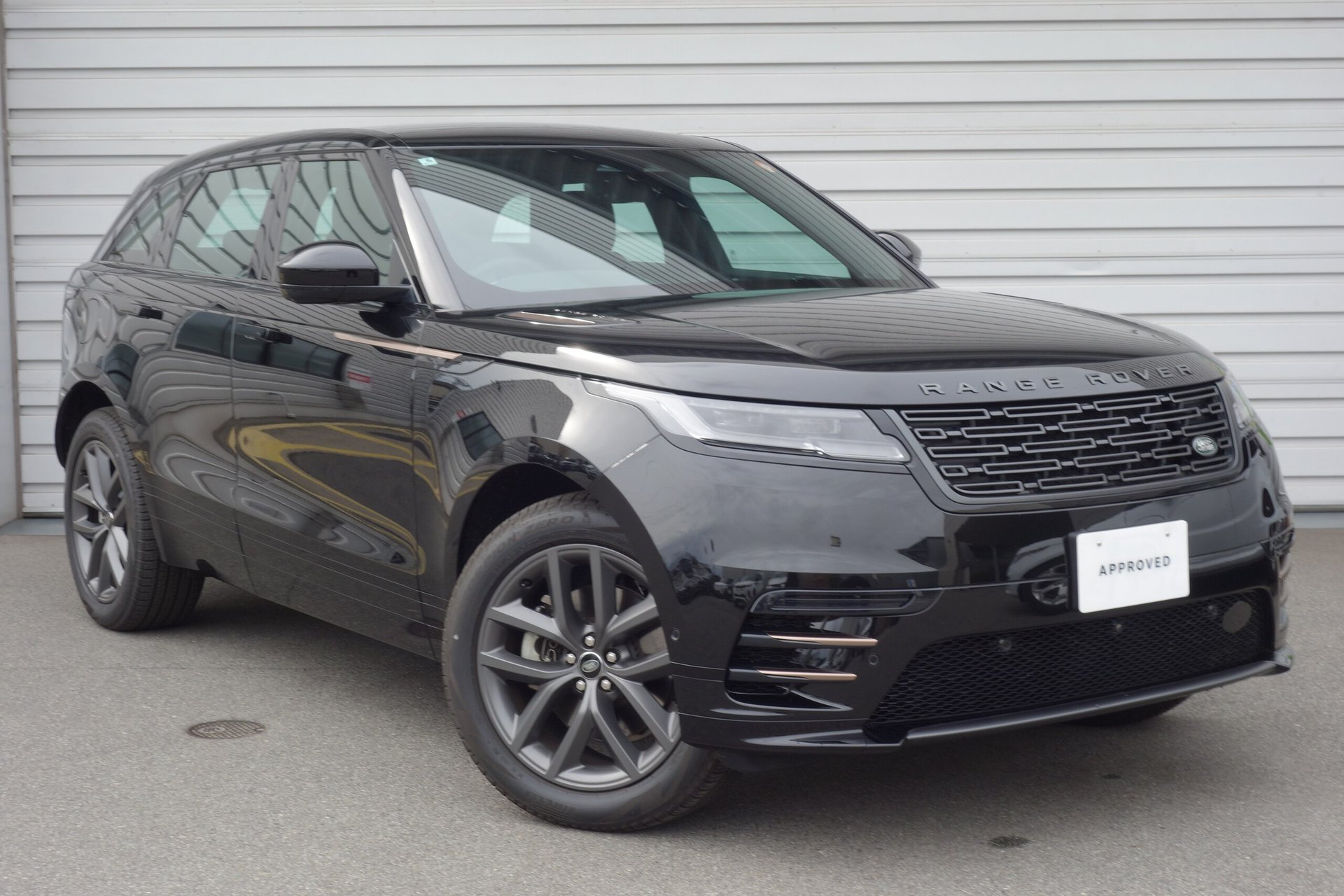 LAND ROVER RANGE ROVER VELAR - View 1