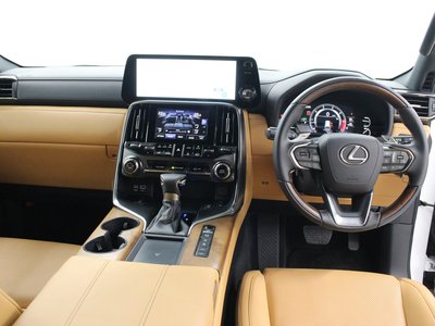 2024 Lexus LX — миниатюра 8