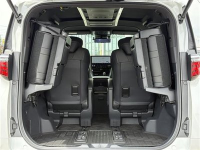 2023 Toyota ALPHARD — миниатюра 17