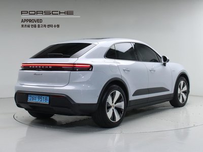 PORSCHE MACAN - 5