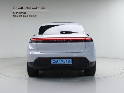 PORSCHE MACAN - 3