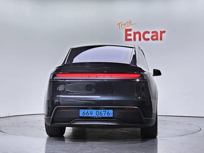 TESLA MODEL Y - 4