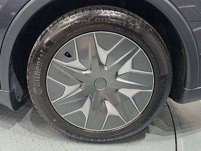 TESLA MODEL Y - 8