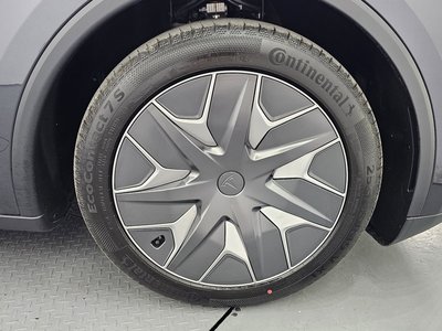 TESLA MODEL Y - 6