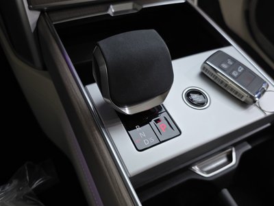 2025 LAND Rover RANGE ROVER photo 9