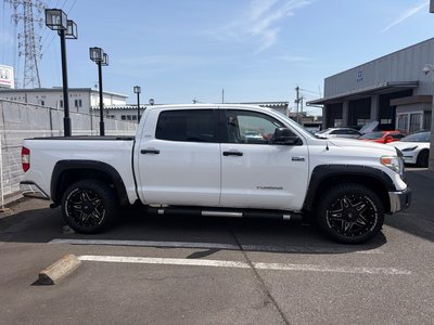 TOYOTA TUNDRA - 5