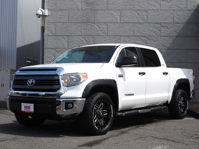 TOYOTA TUNDRA - 1