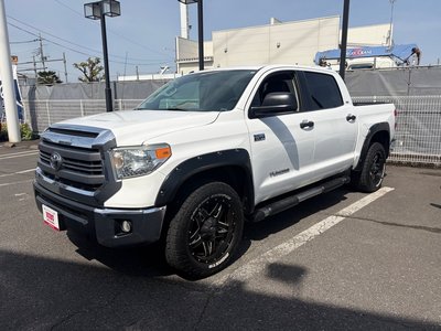 TOYOTA TUNDRA - 2