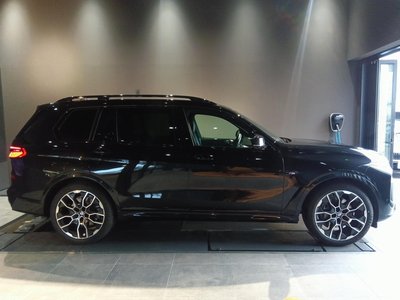 BMW X7 - 7