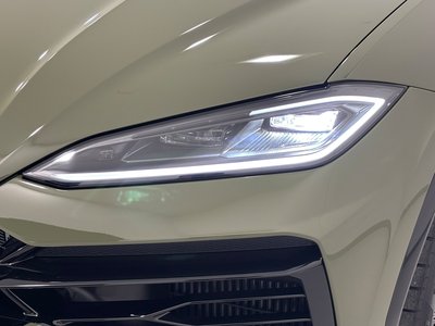 LAMBORGHINI URUS - 9