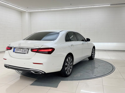 MERCEDES-BENZ E-CLASS - 6