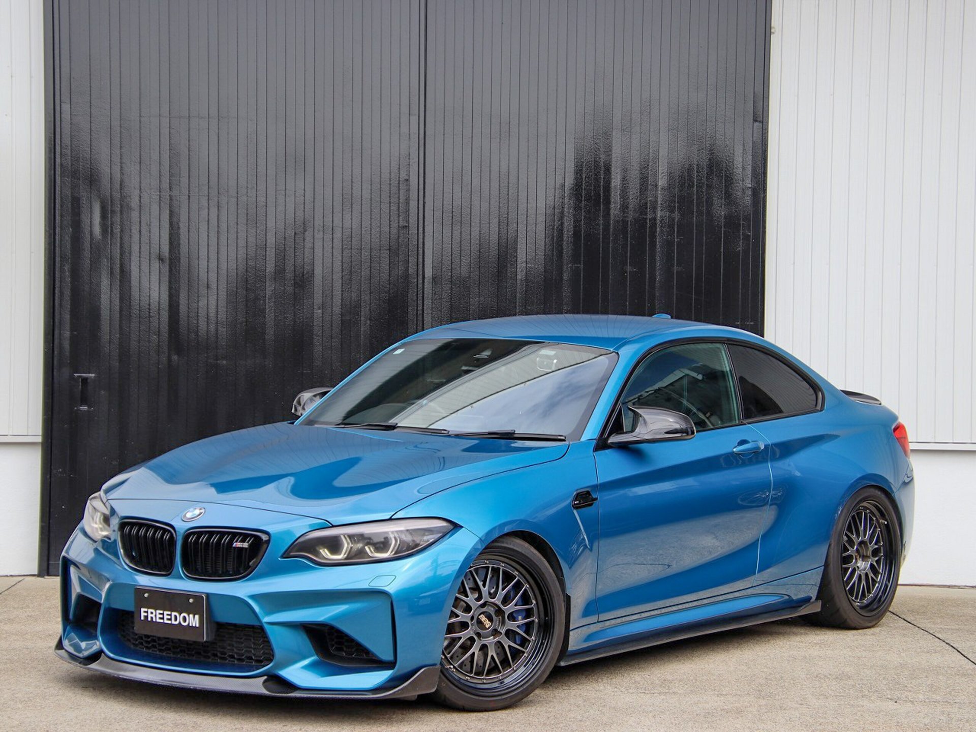 BMW M2 COUPE - View 1
