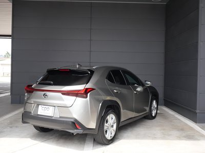 2025 Lexus UX 照片 2