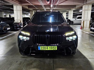 2025 BMW X7 照片 2