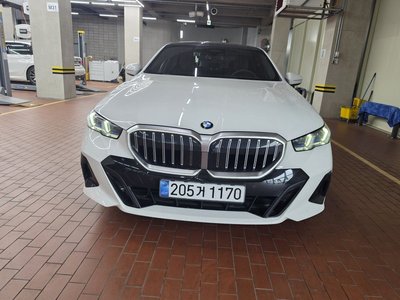 BMW 5 SERIES - 4