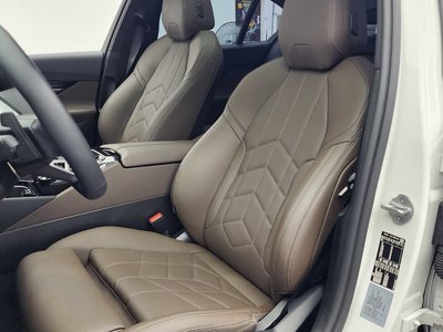 2025 BMW 5 SERIES — фото 10