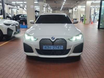 2025 BMW I4 photo 4