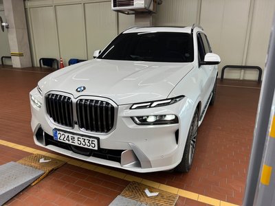 2023 BMW X7 photo 1
