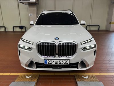 2023 BMW X7 photo 5