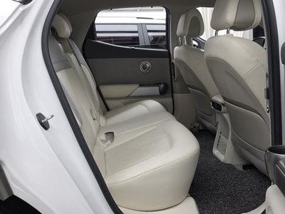 2022 Genesis GV60 — миниатюра 18