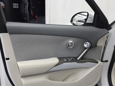 2022 Genesis GV60 — миниатюра 14