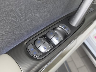 2022 Genesis GV60 — миниатюра 34