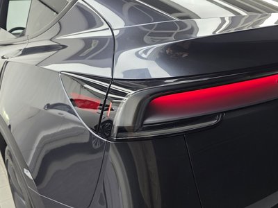 TESLA MODEL Y - 10