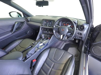 NISSAN GT-R - 7