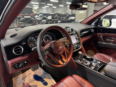 BENTLEY BENTAYGA - 3