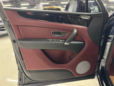 BENTLEY BENTAYGA - 4