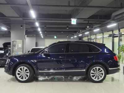 BENTLEY BENTAYGA - 5