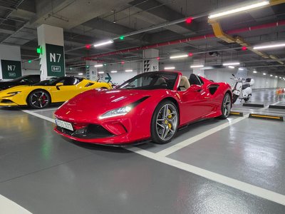 2022 Ferrari F8 SPIDER 照片 2