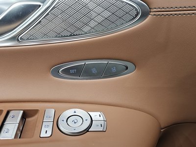 2023 Genesis GV70 — миниатюра 30