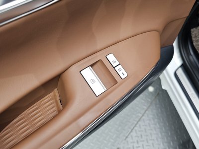 2023 Genesis GV70 — миниатюра 28