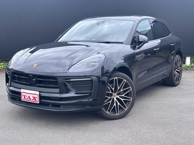 PORSCHE MACAN - 1
