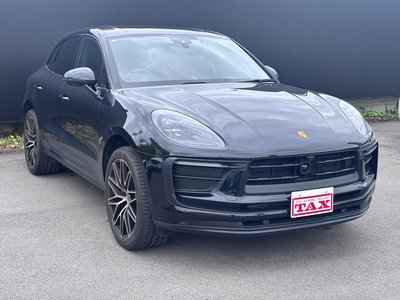 PORSCHE MACAN - 4