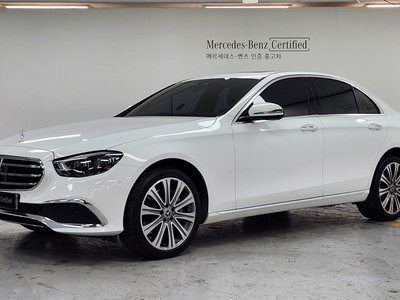 MERCEDES-BENZ E-CLASS - 1